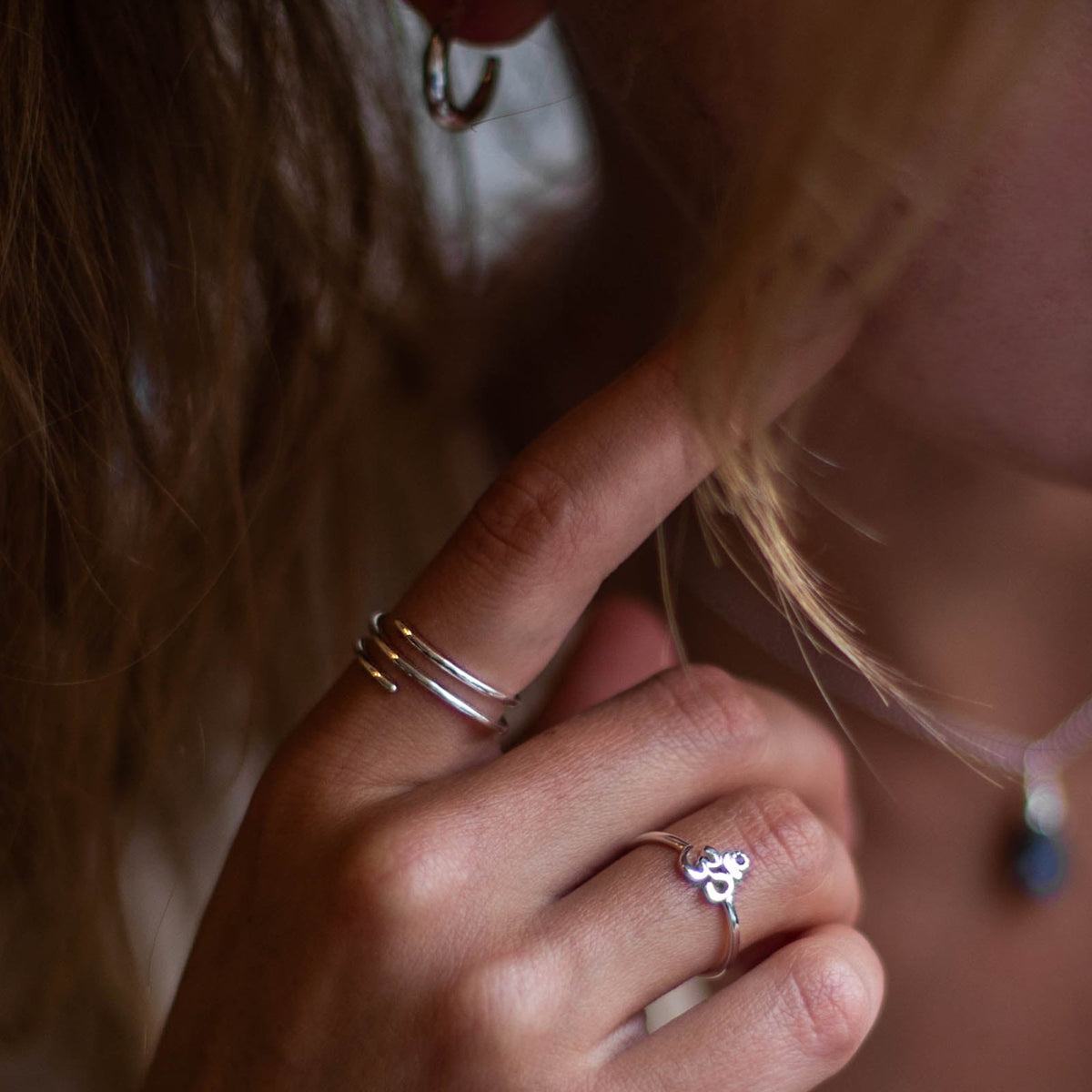 Anillo Thea